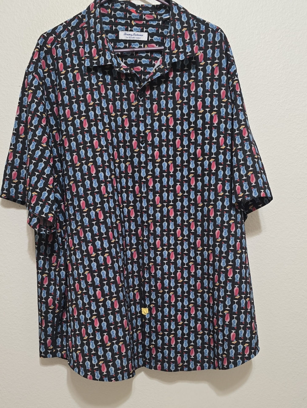 Tommy Bahama Men's Black Novelty Cocktail Print Short Sleeve Shirt